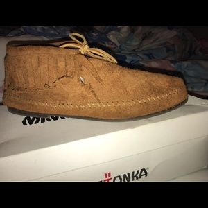 Minnetonka low top booties